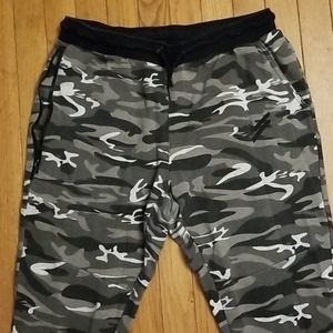DYE tapered camo joggers